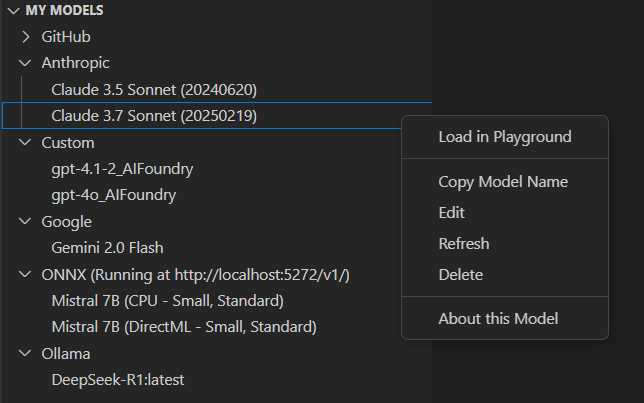 Screenshot der AI Toolkit-Oberfläche, der eine Modellkarte mit den Optionen Try in Playground, Download und Load in Playground anzeigt.
