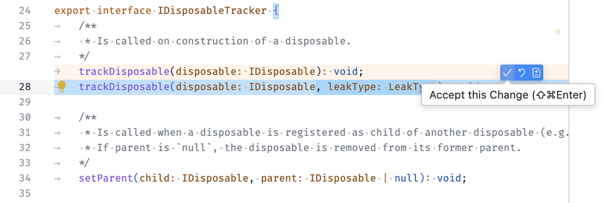 Screenshot, der zeigt, wie eine einzelne Änderung von Copilot Edits im Editor angenommen wird.